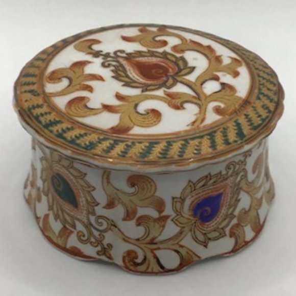 Porcelain Trinket Box - Picture 6 of 7